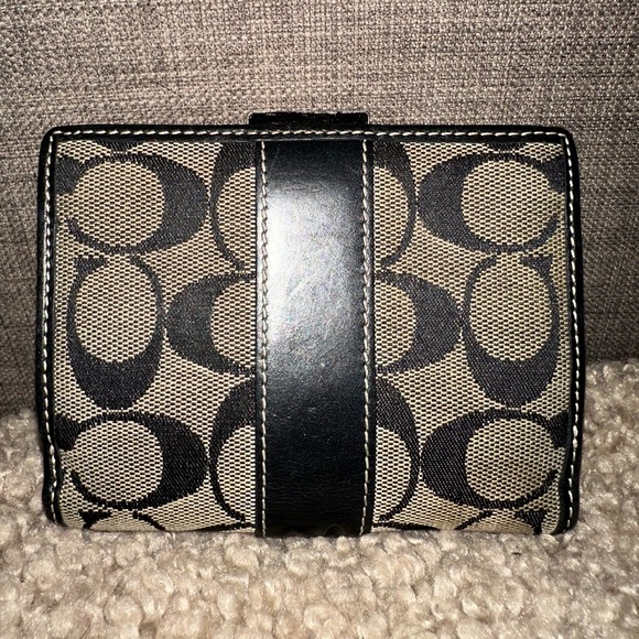 Coach 🤎 Canvas Bifold Wallet with Coach lock. - Picture 2 of 5